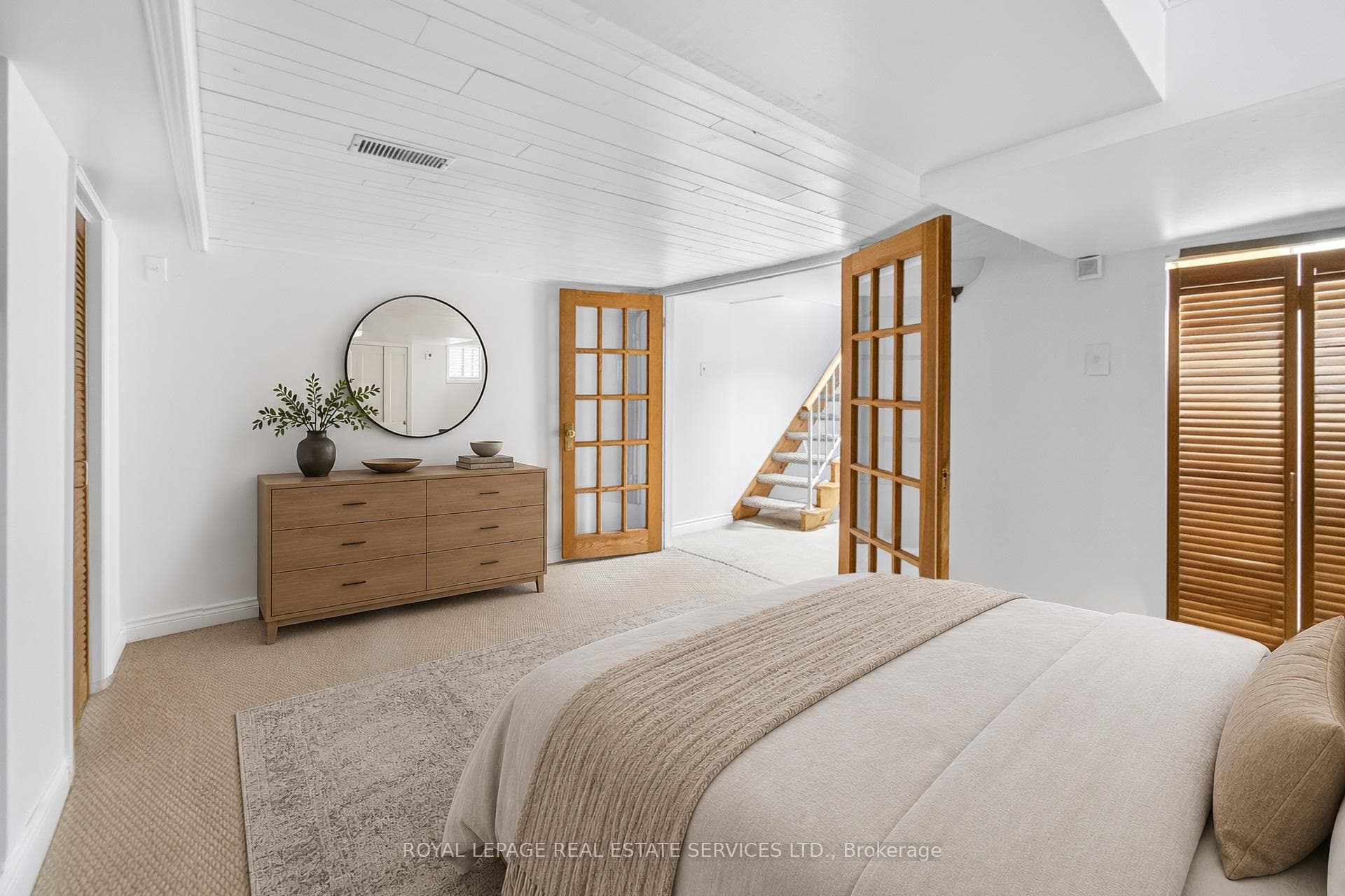 lower level bedroom pic 2