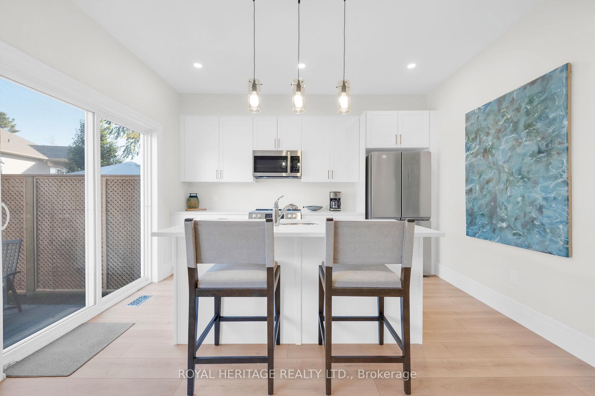 Bright spacious kitchen with island