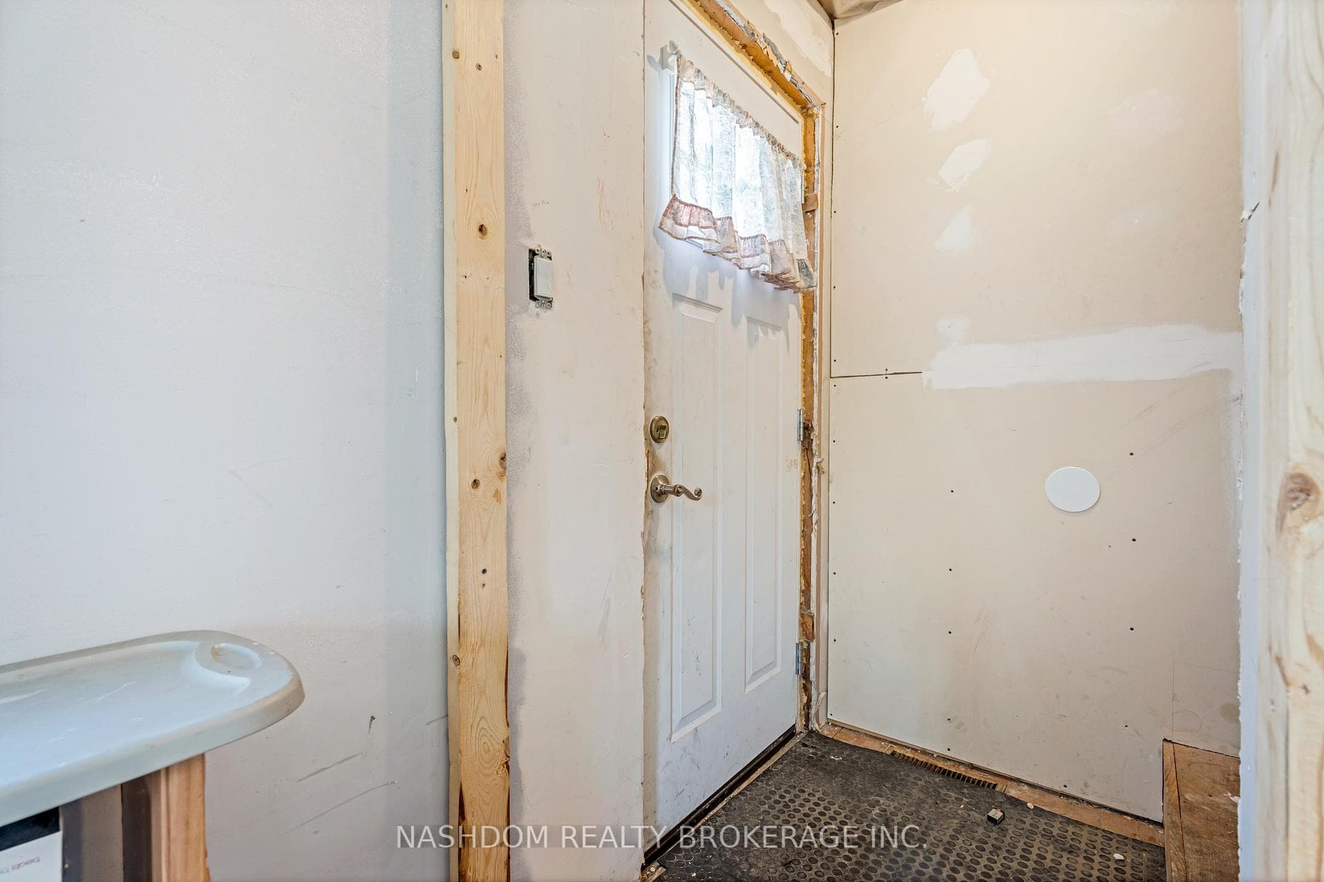 306 Adeline Avenue photo 6