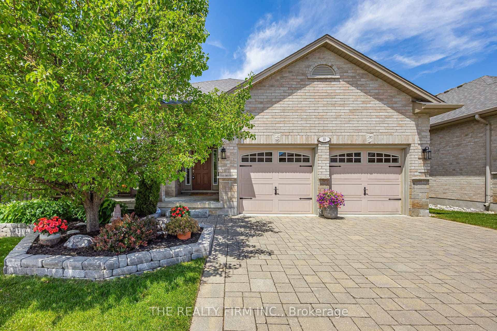 2080 Beaverbrook Avenue Unit 10 photo 3