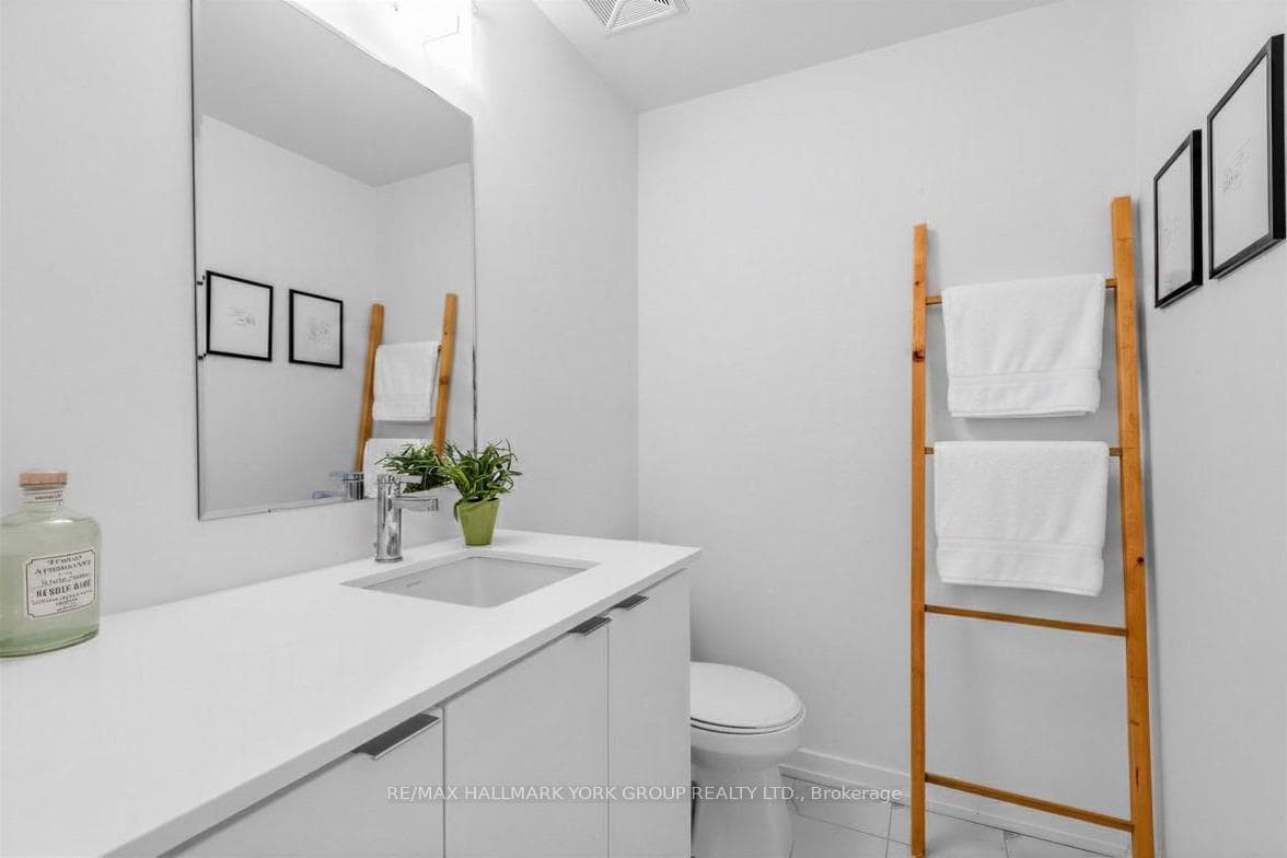 11 Lytham Green Circle Unit Suite 18 photo 2