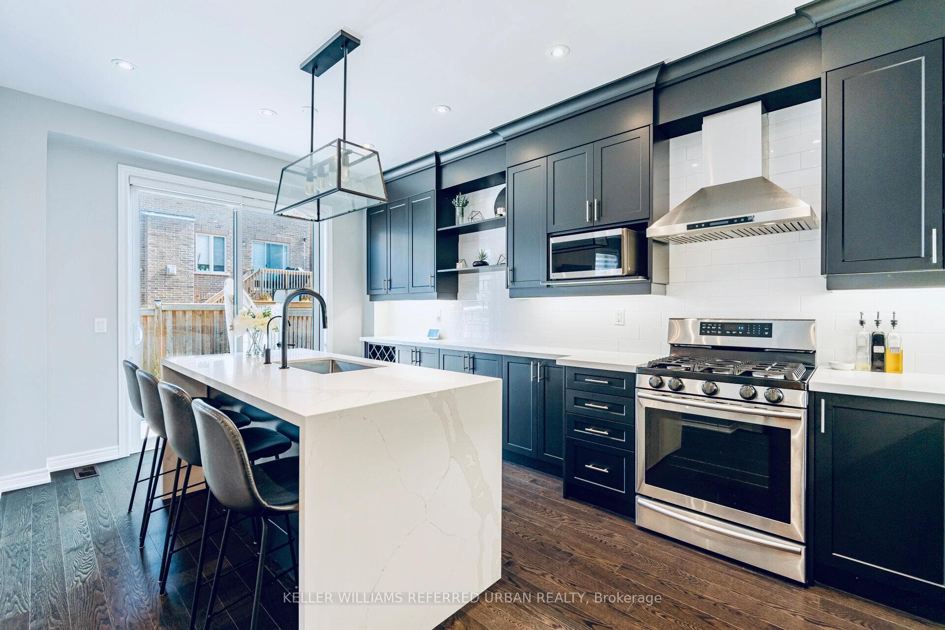 696 Clifford Perry Place photo 6
