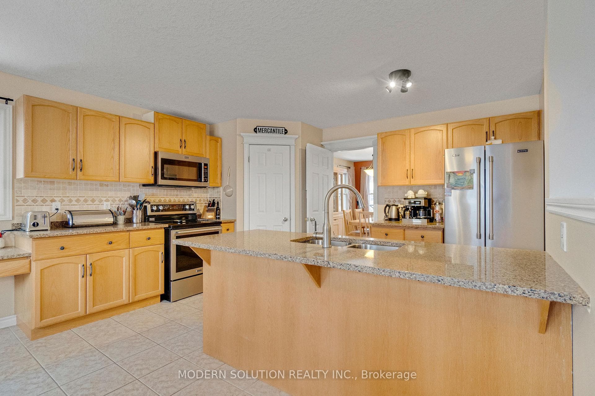187 Milne Place photo 13