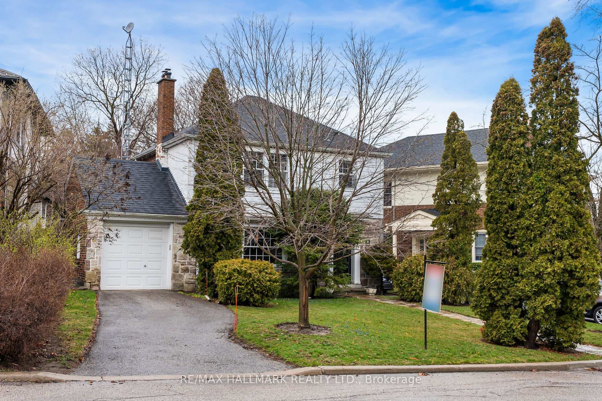 51 Lawrence Crescent photo 1