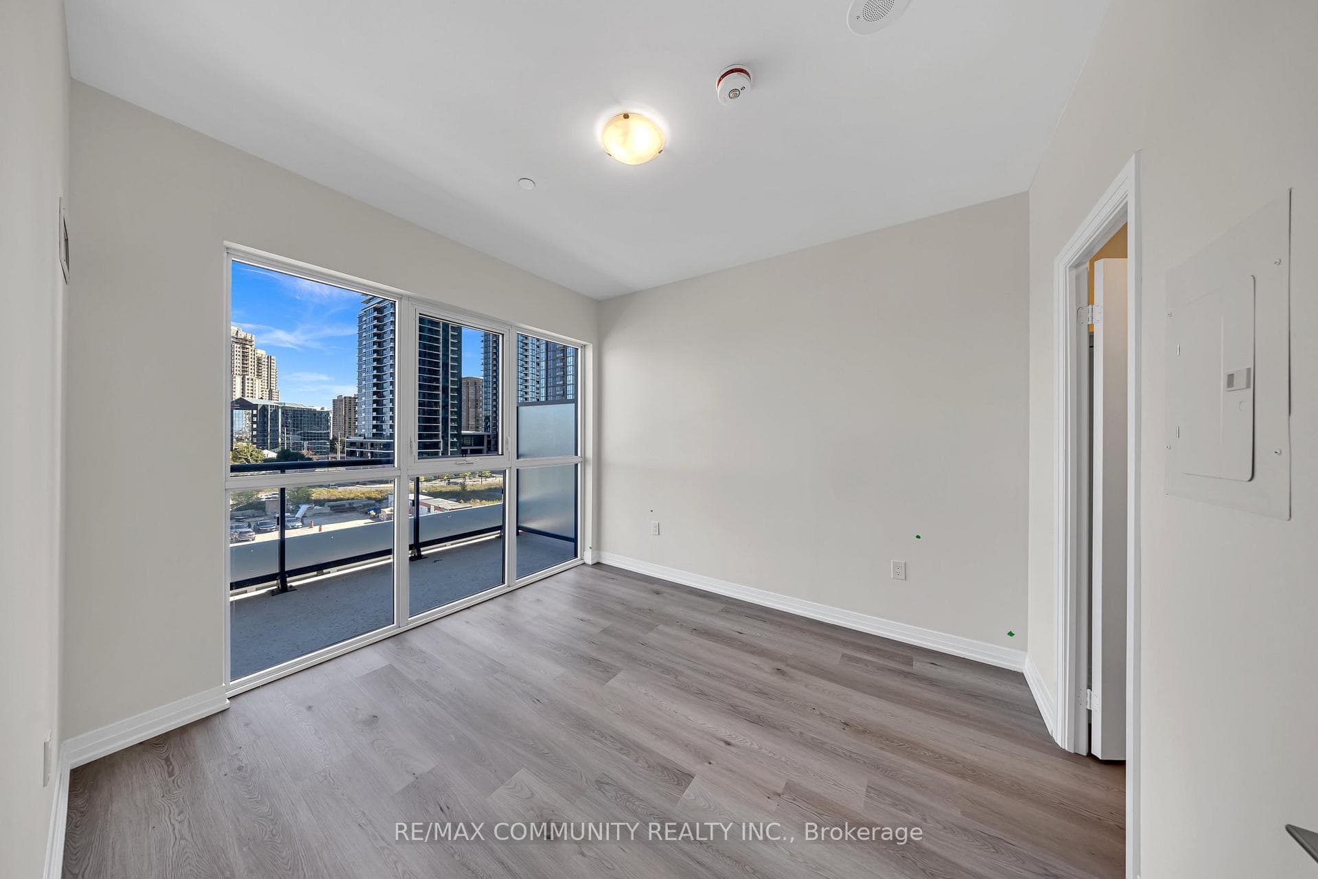 15 Watergarden Drive Unit 404 photo 13
