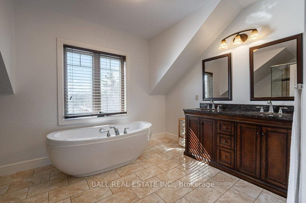 1069 Maria Street photo 26
