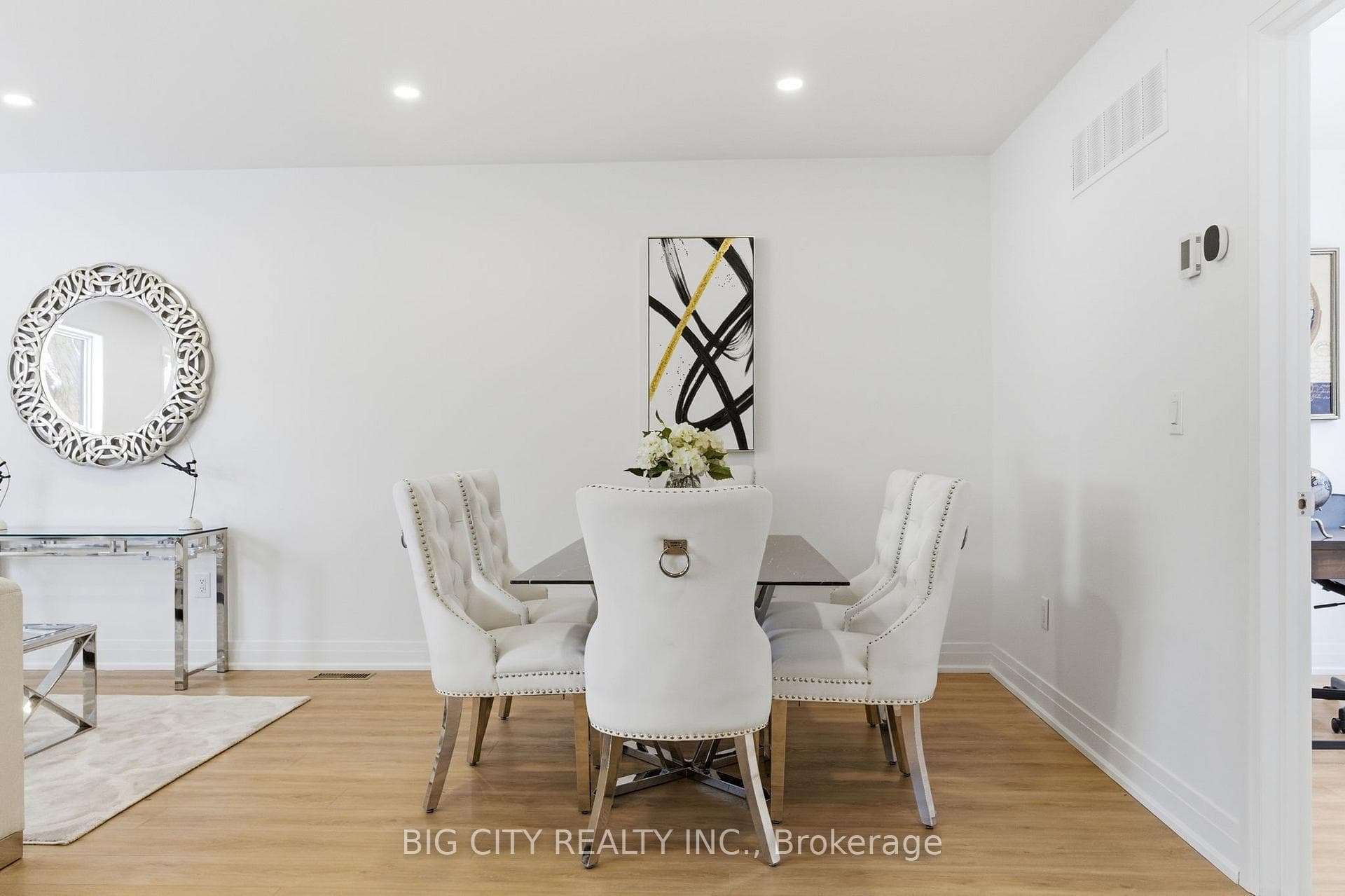 68 Westholme Avenue Unit 4 photo 10