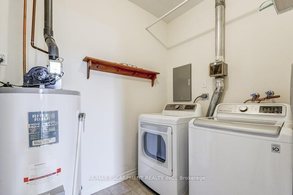 262 Dundas Street Unit 307 photo 14