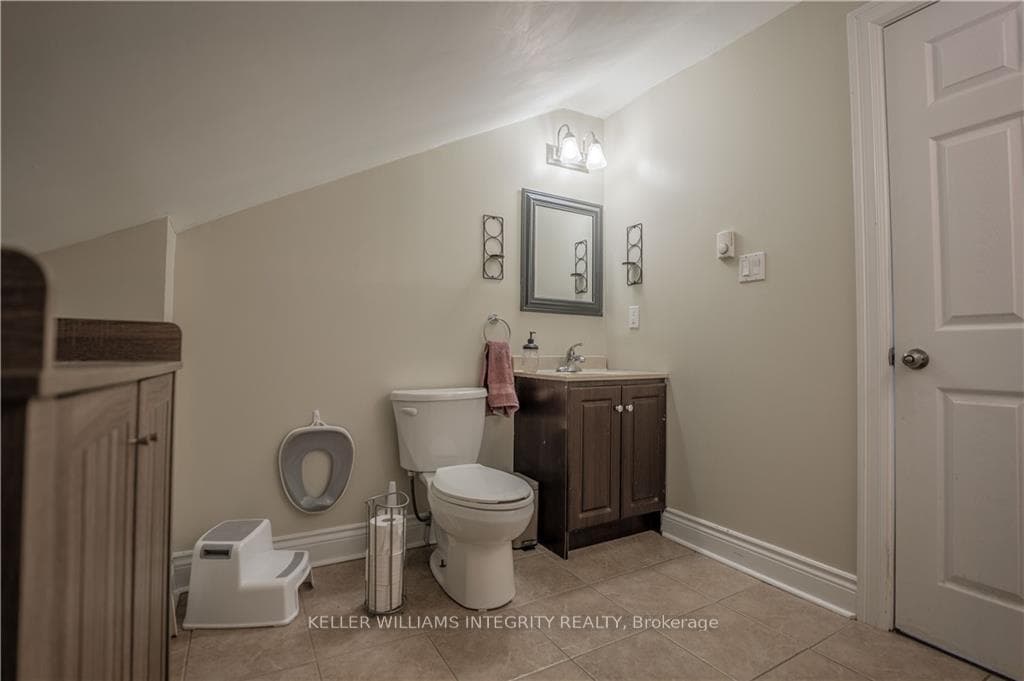 1133 HEBERT Street photo 14