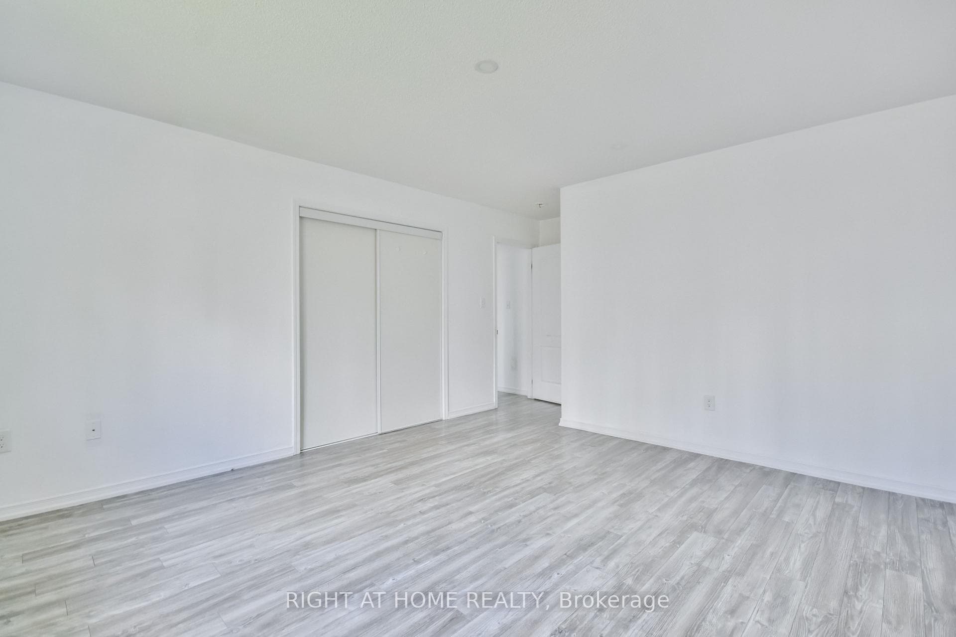 263 Diana Drive photo 28
