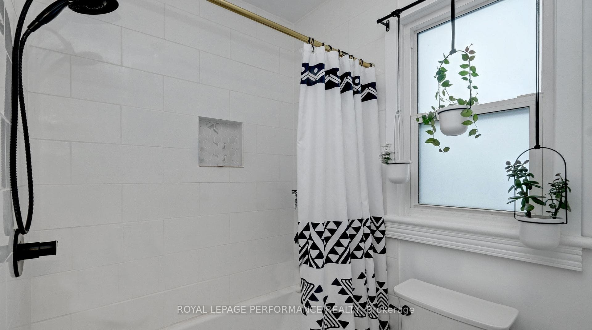 319 Frontenac Street photo 13