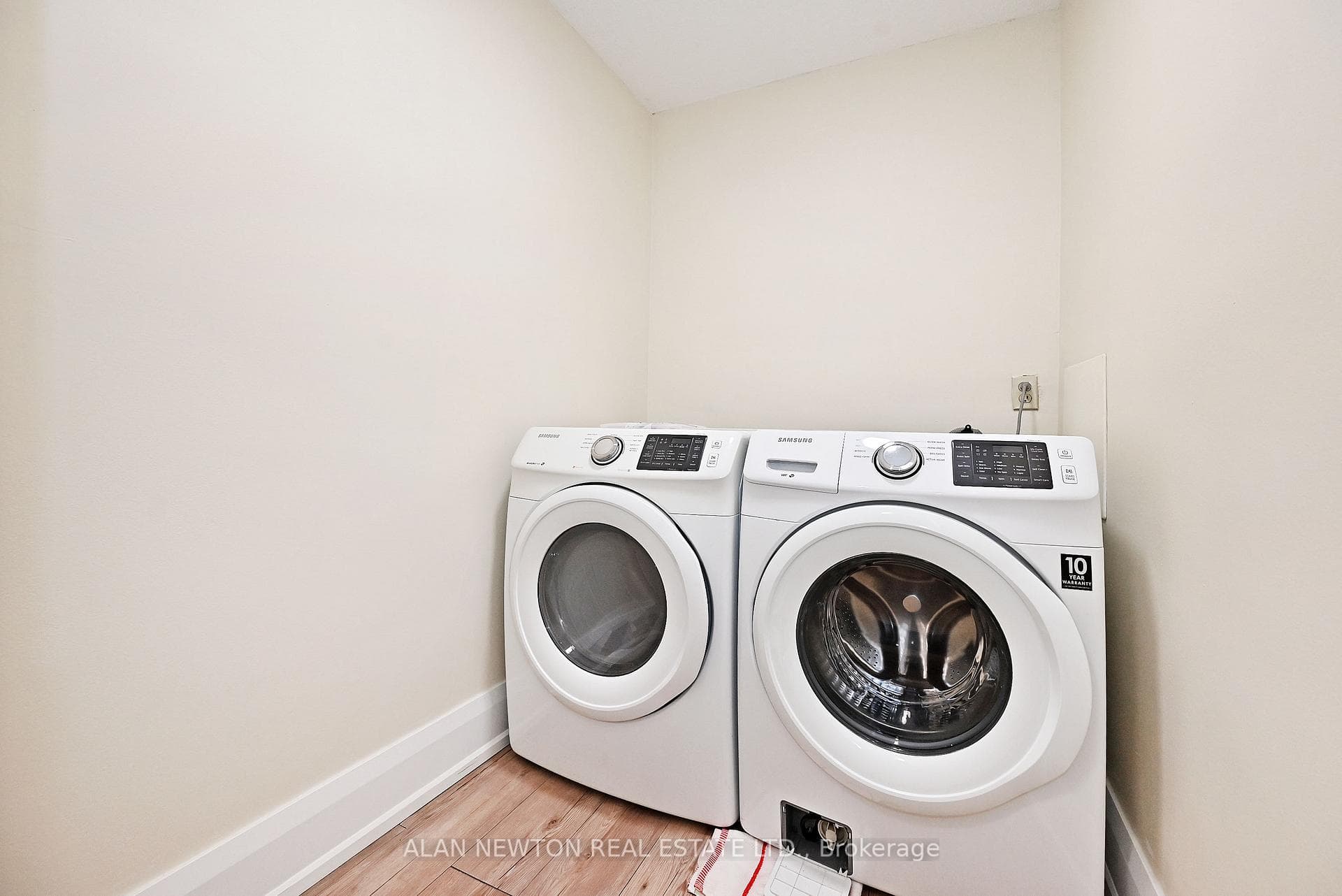 16B Elgin Street Unit 235 photo 33