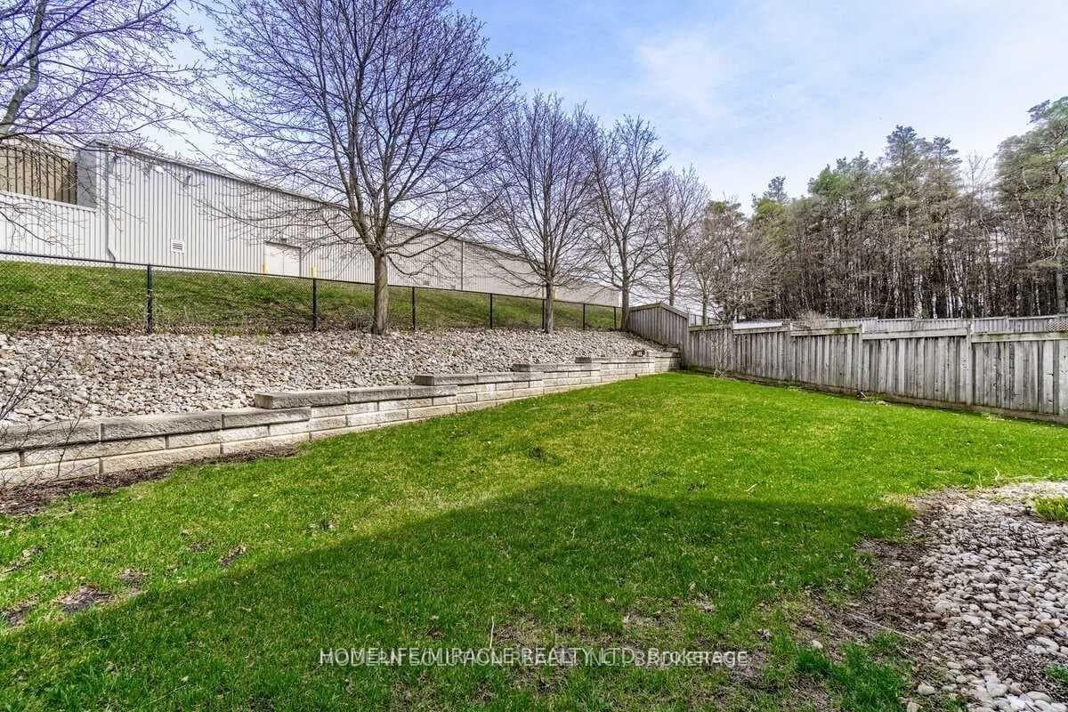 408 Orvis Crescent photo 30