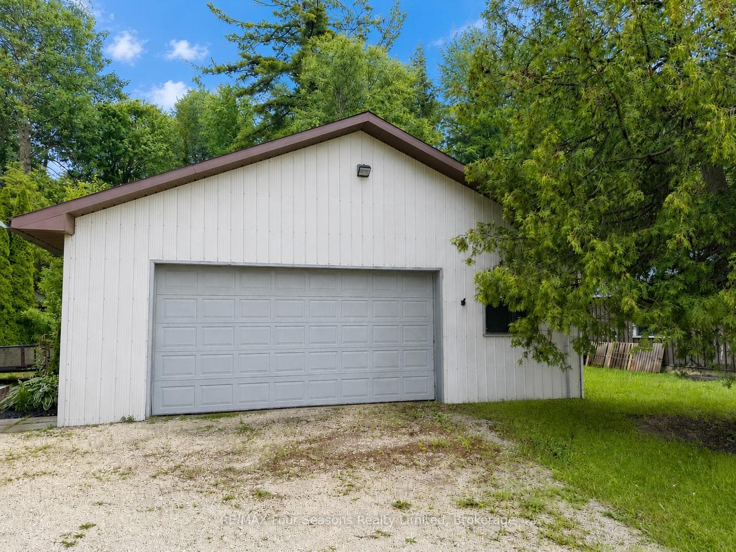 3 car garage