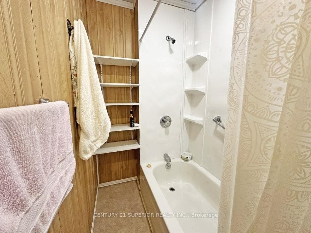 107 Third Ave photo 26