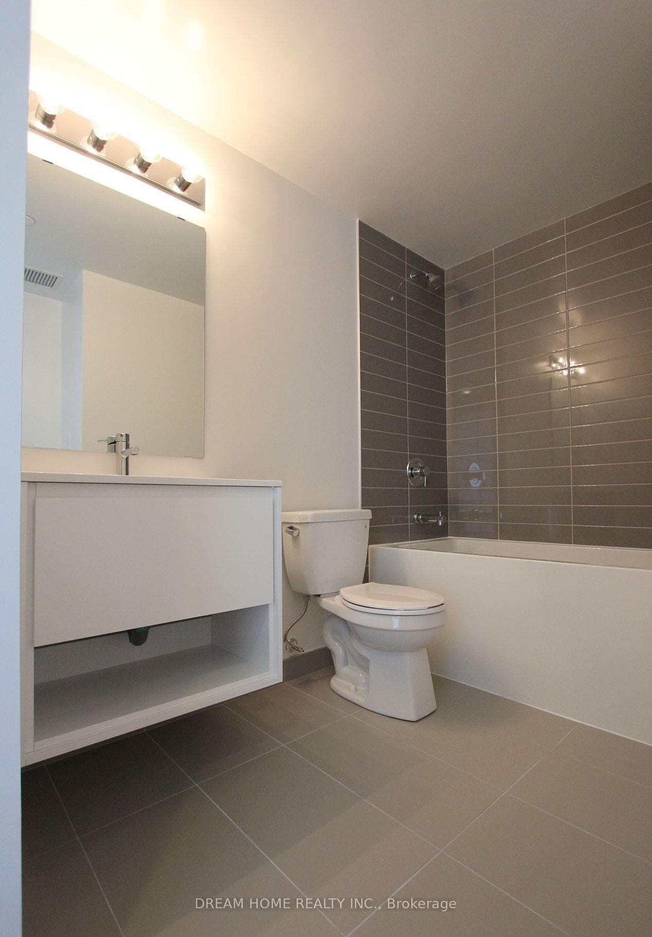 159 Wellesley Street Unit 701 photo 8