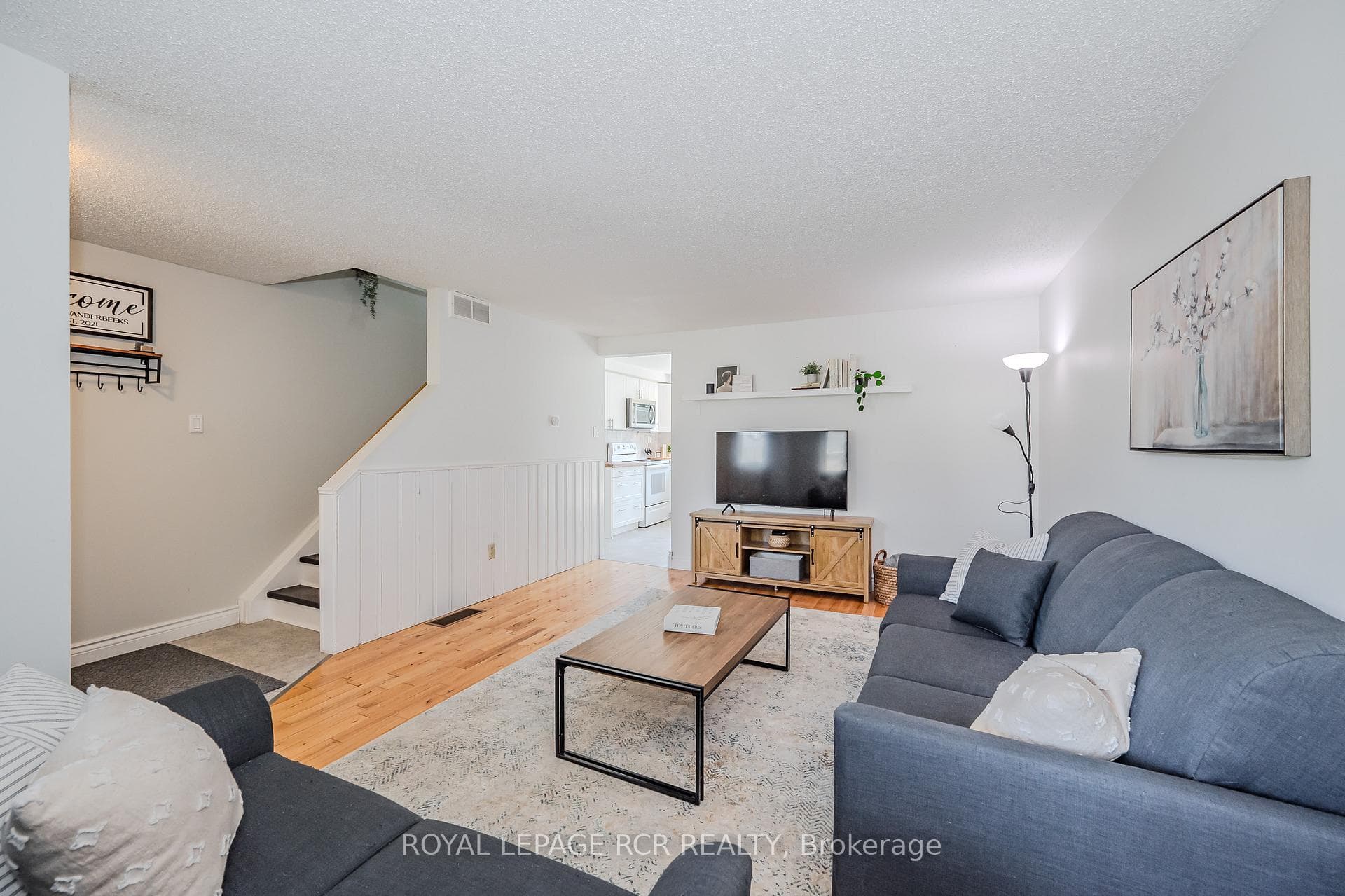 664 Holman Crescent photo 6