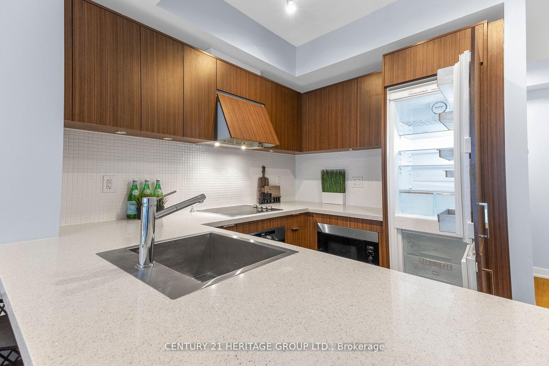 21 Widmer Street Unit 2401 photo 7
