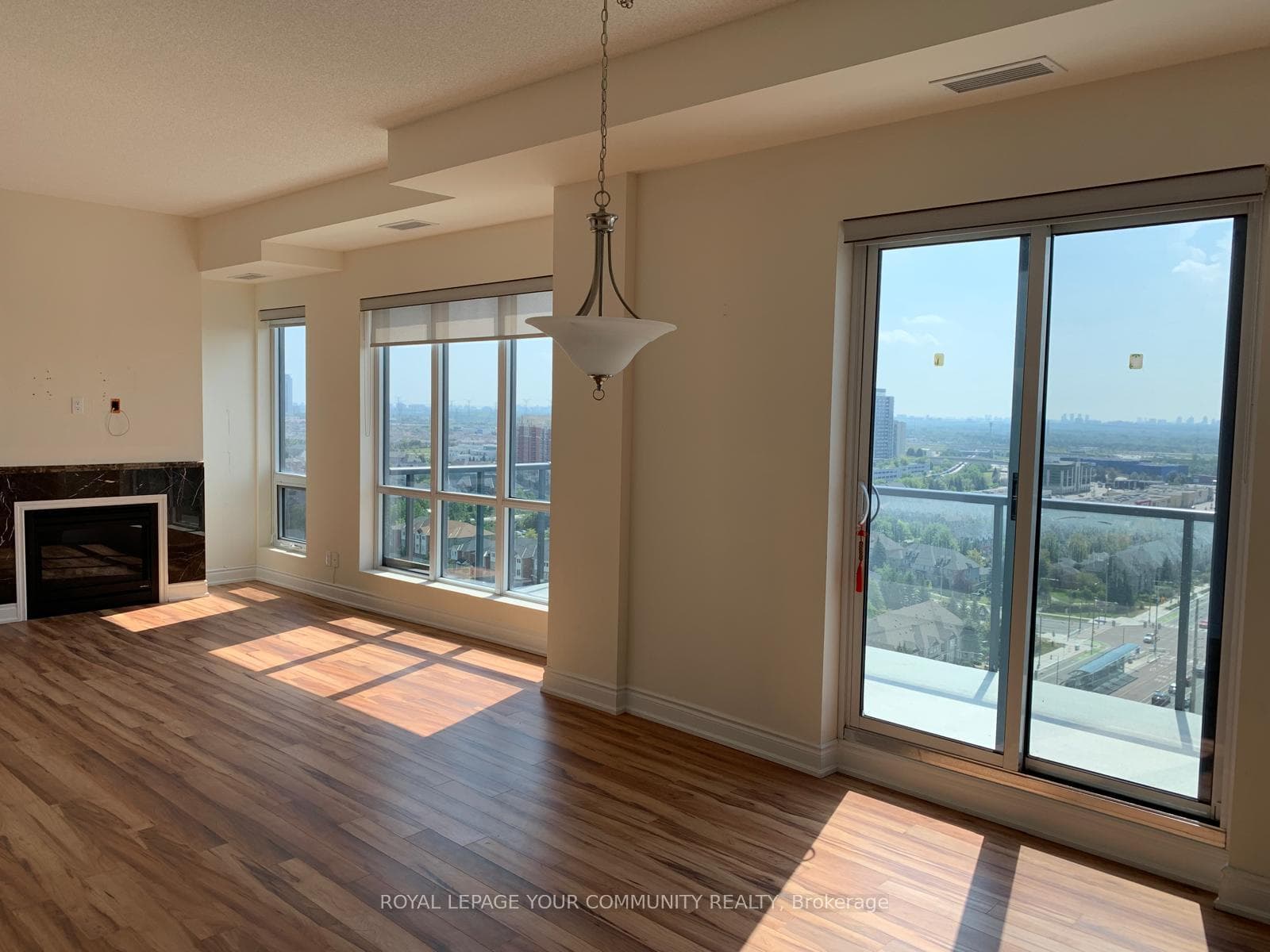 9088 Yonge Street Unit Ph5A photo 4