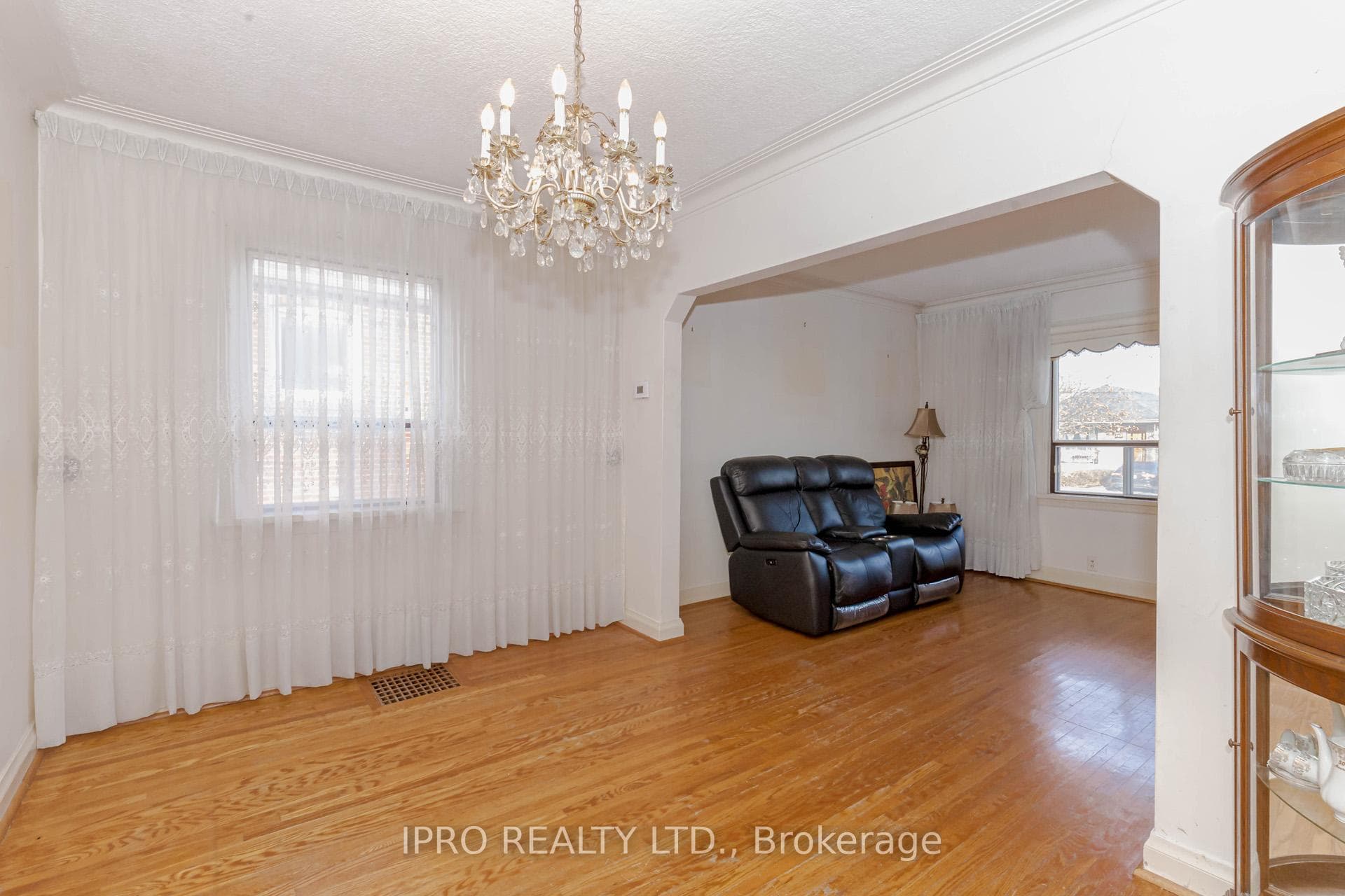 164 North Carson Street photo 13