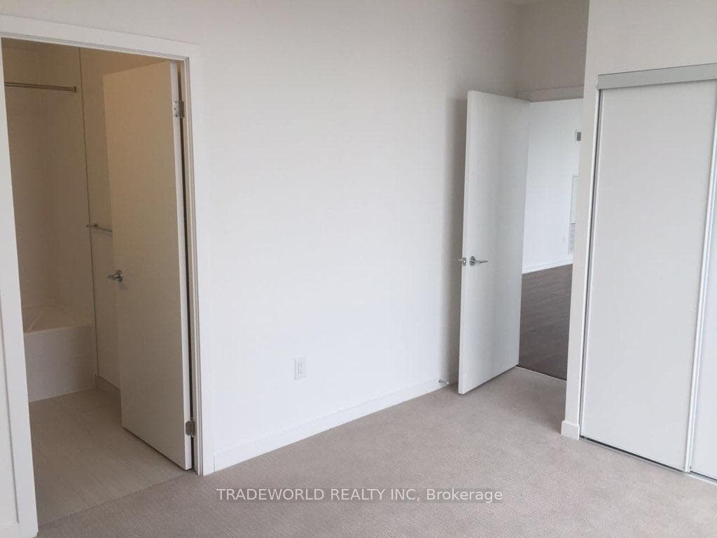 66 Forest Manor Road Unit 1306 photo 8