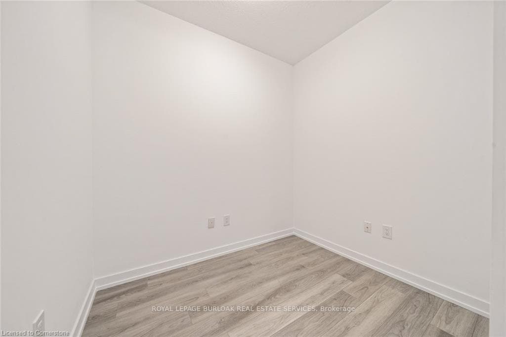 460 Dundas Street Unit 230 photo 2