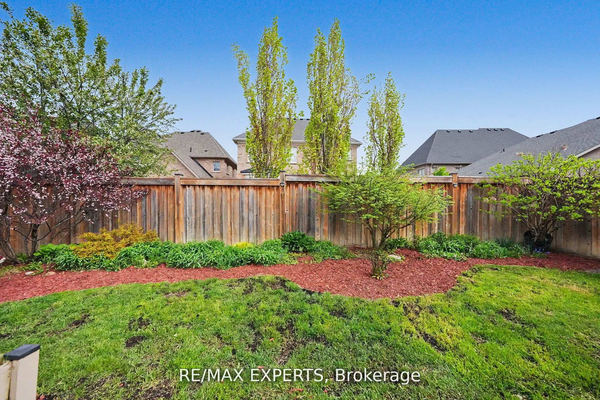 4 Sim Hill Crescent photo 50