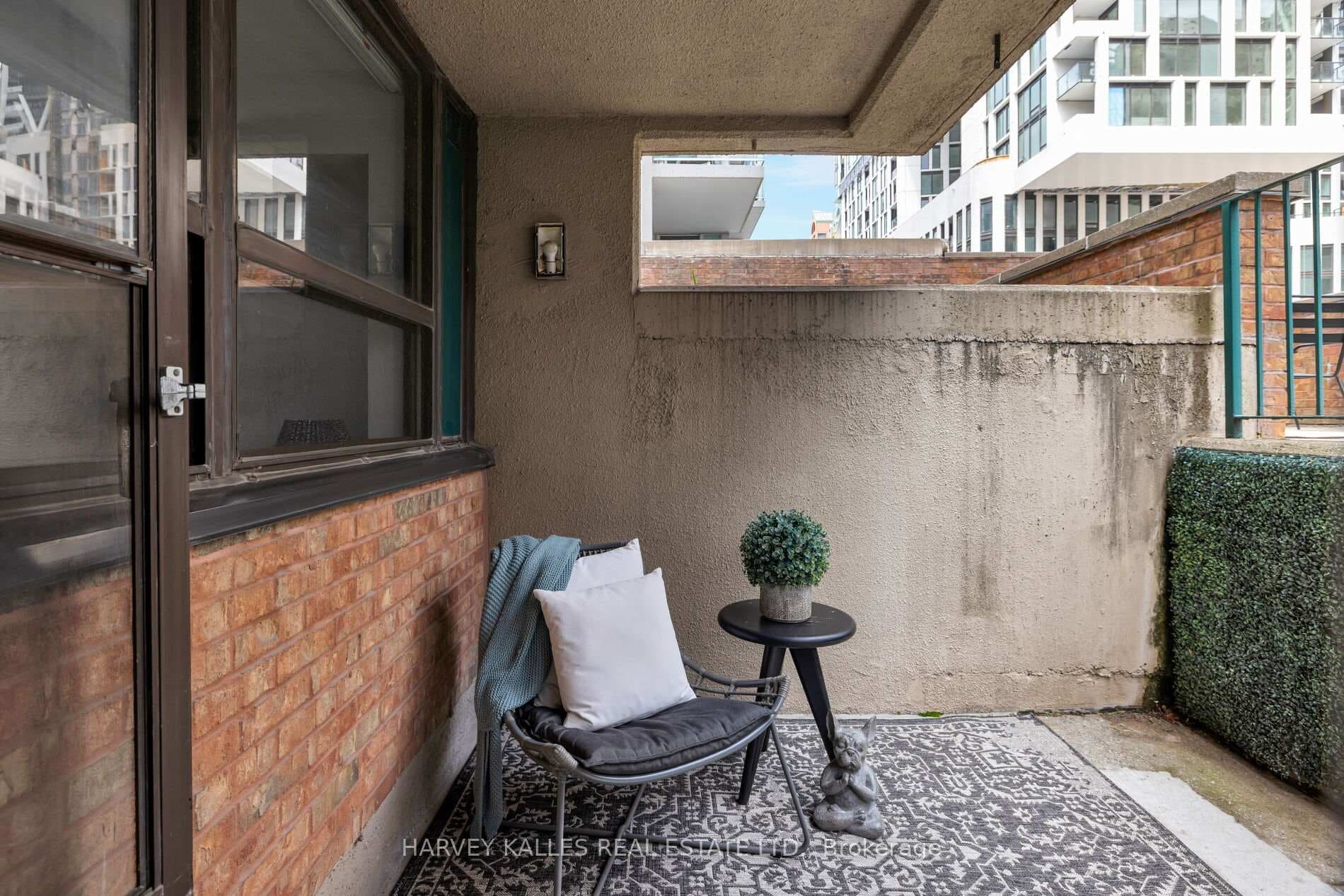 80 St Patrick Street Unit 219 photo 15