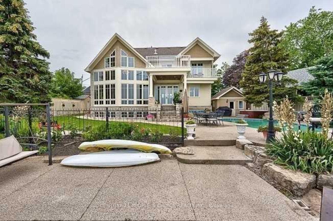 54 Seabreeze Crescent photo 3