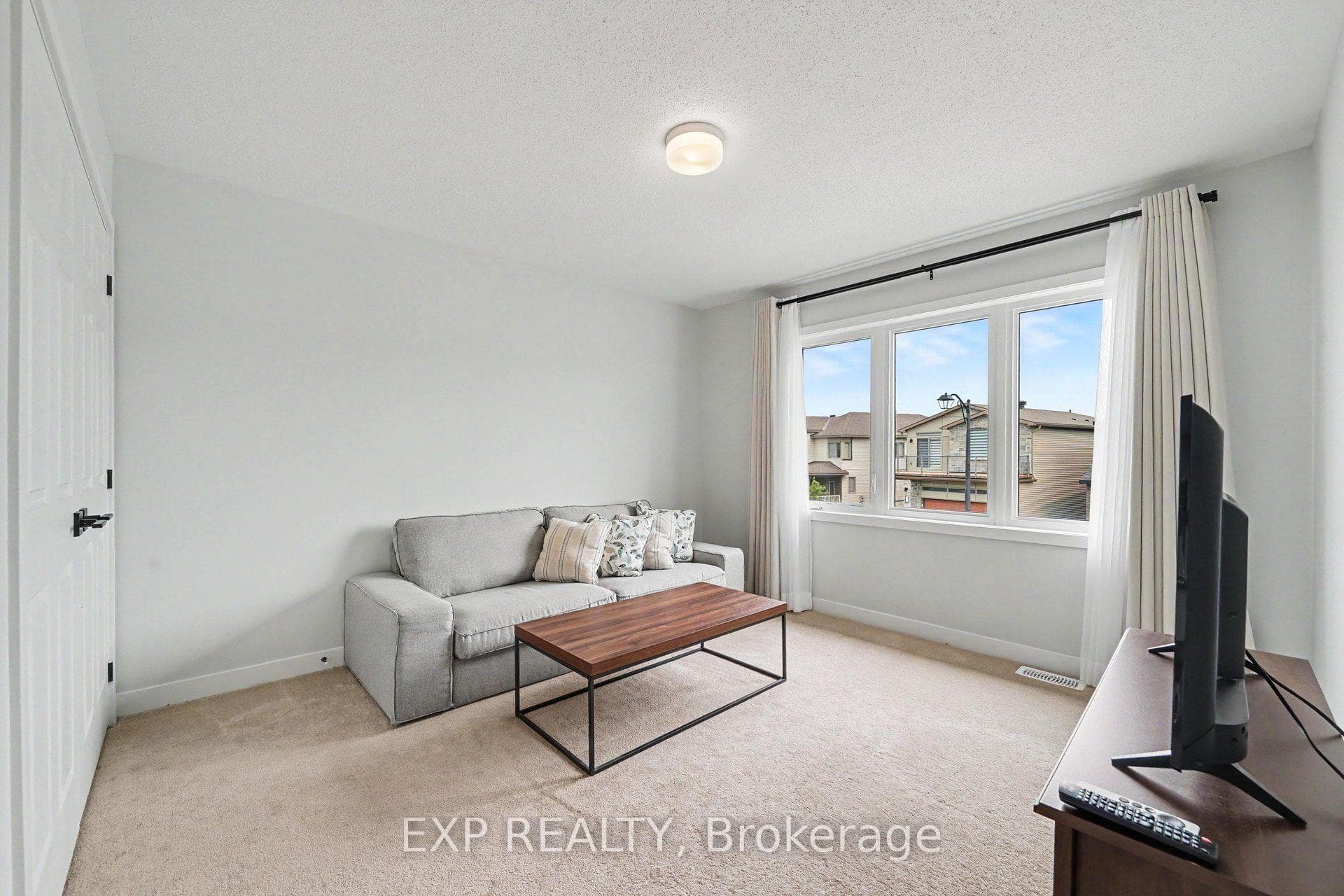 818 Crossgate Street photo 28