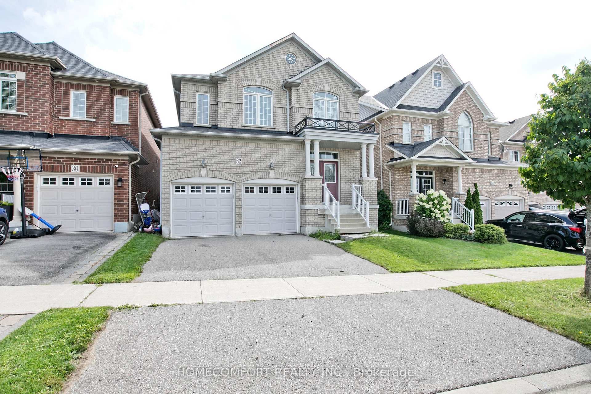 32 Herefordshire Crescent photo 1