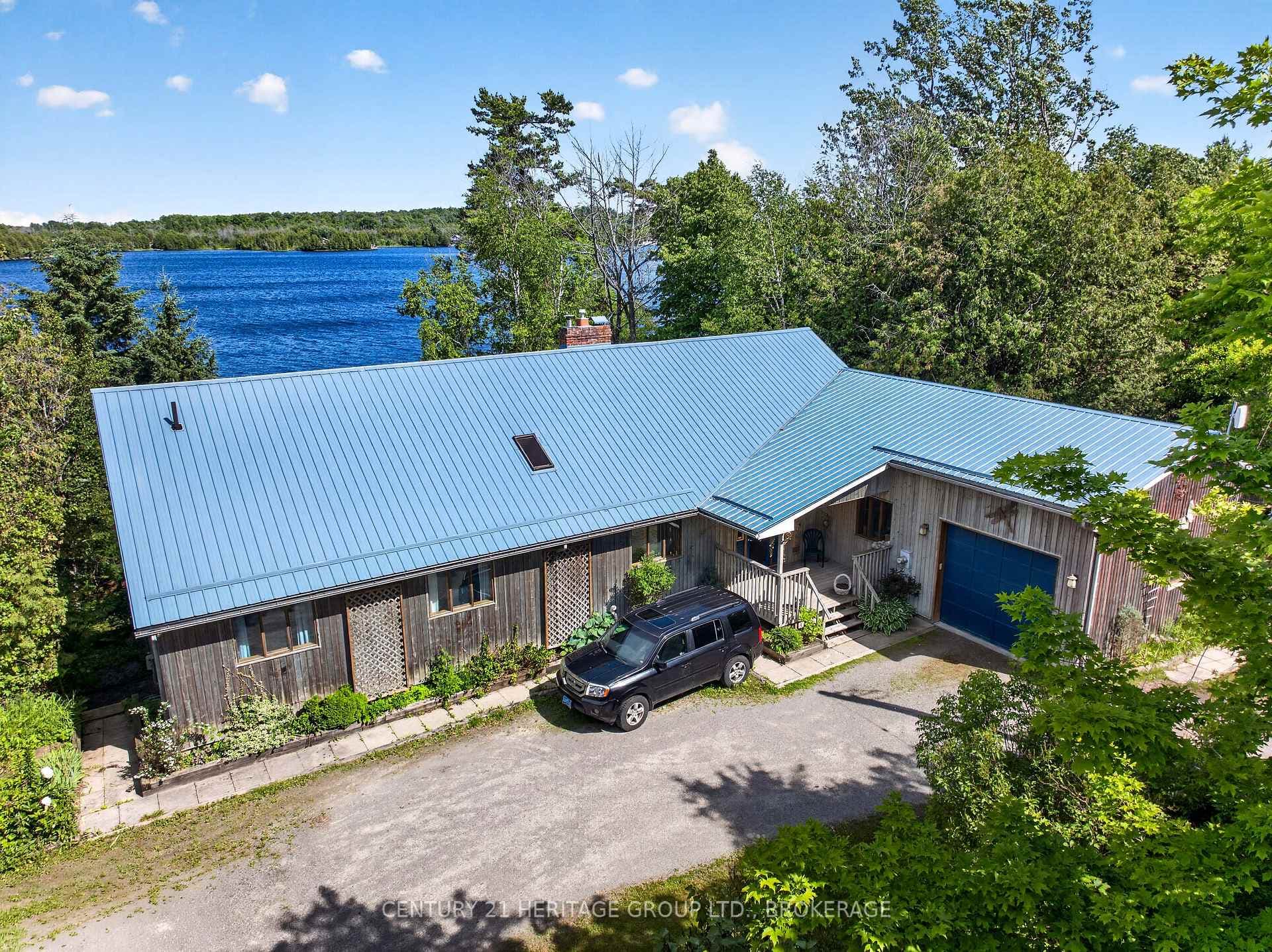 338 Neville Point Road photo 1