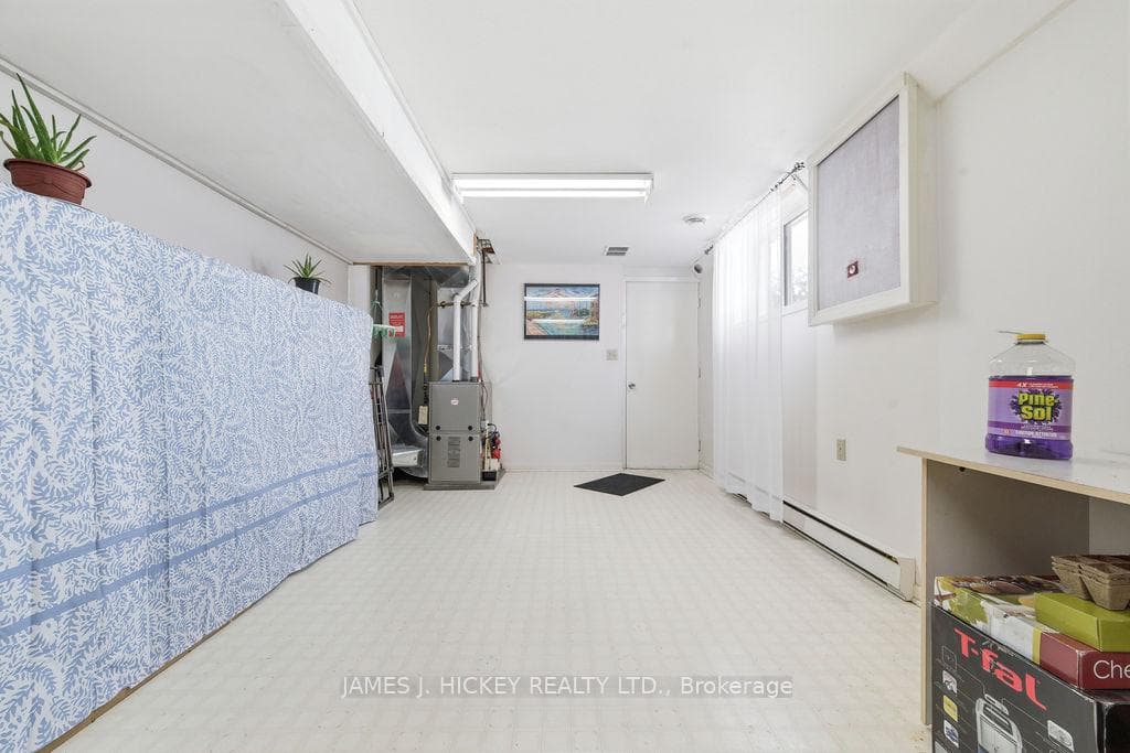 101 Frontenac Crescent photo 37