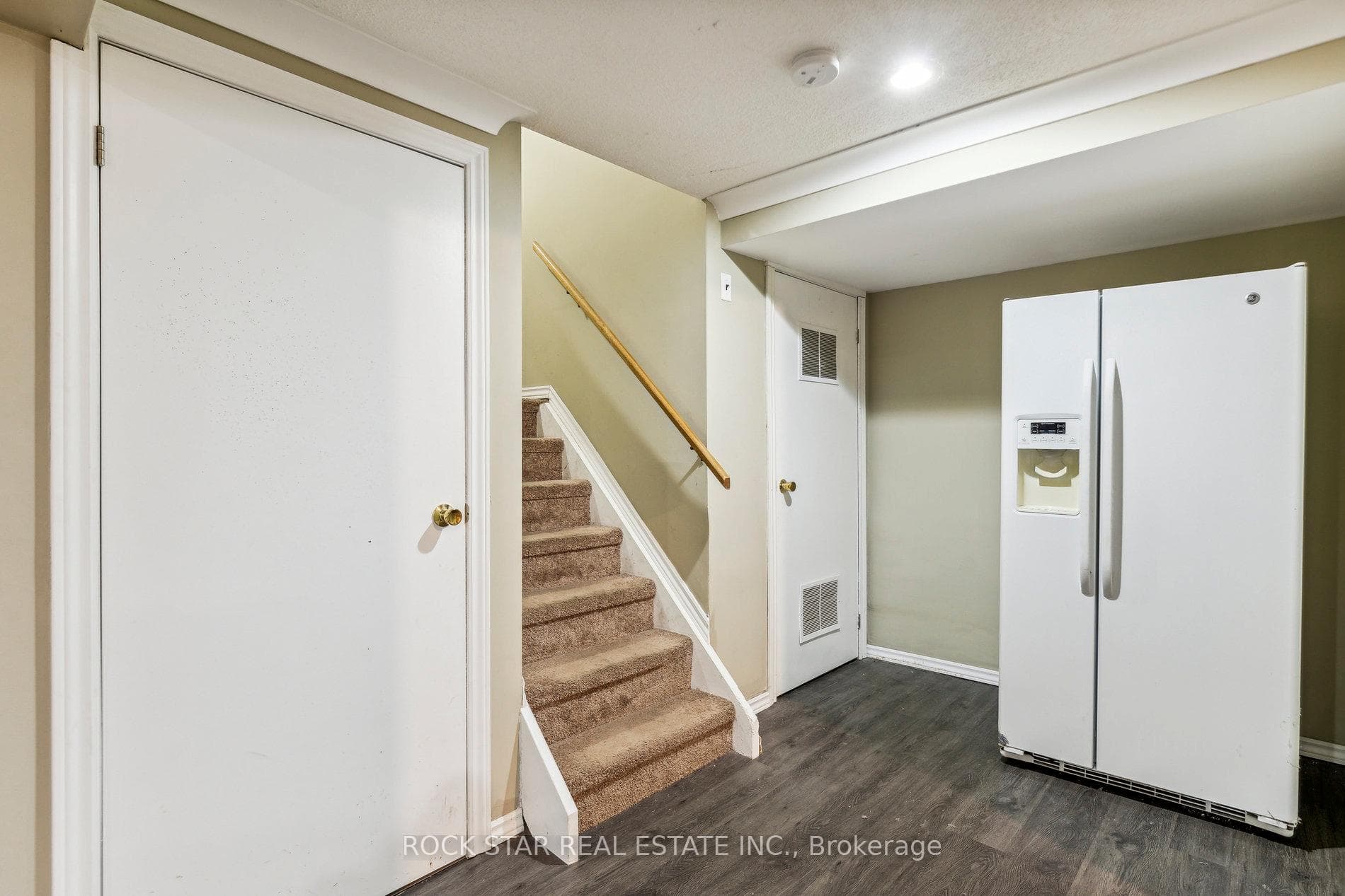 15 Beston Drive photo 28