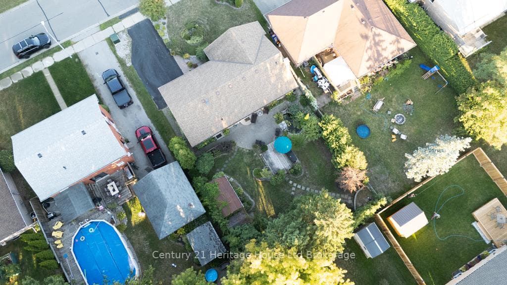 84 Denrich Avenue photo 33