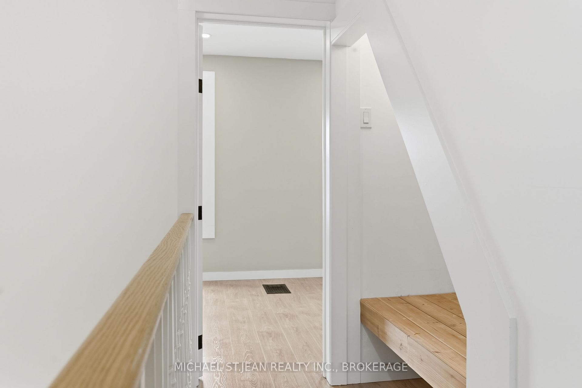 273 Robert Street photo 20