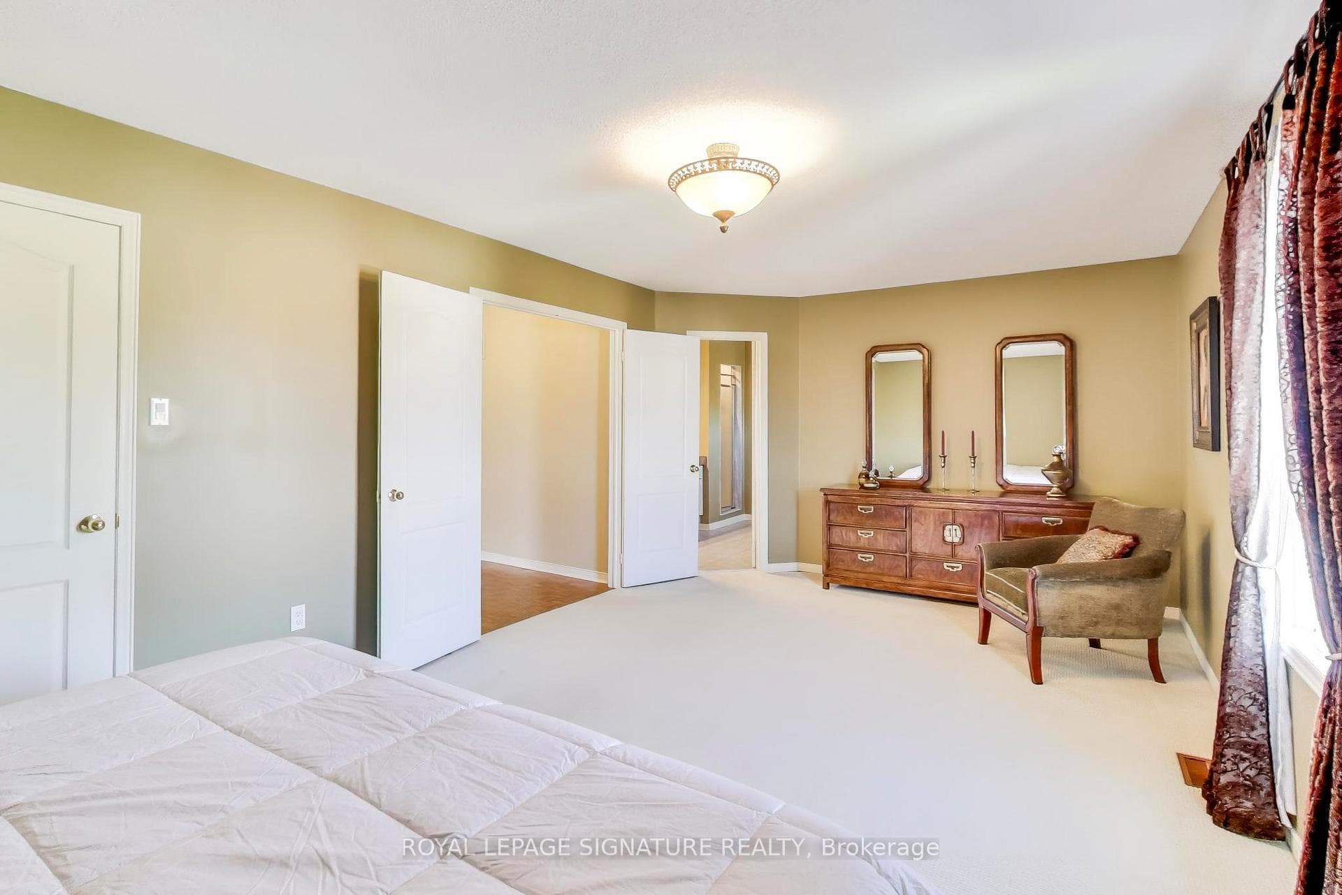 127 Mountcharles Crescent photo 23