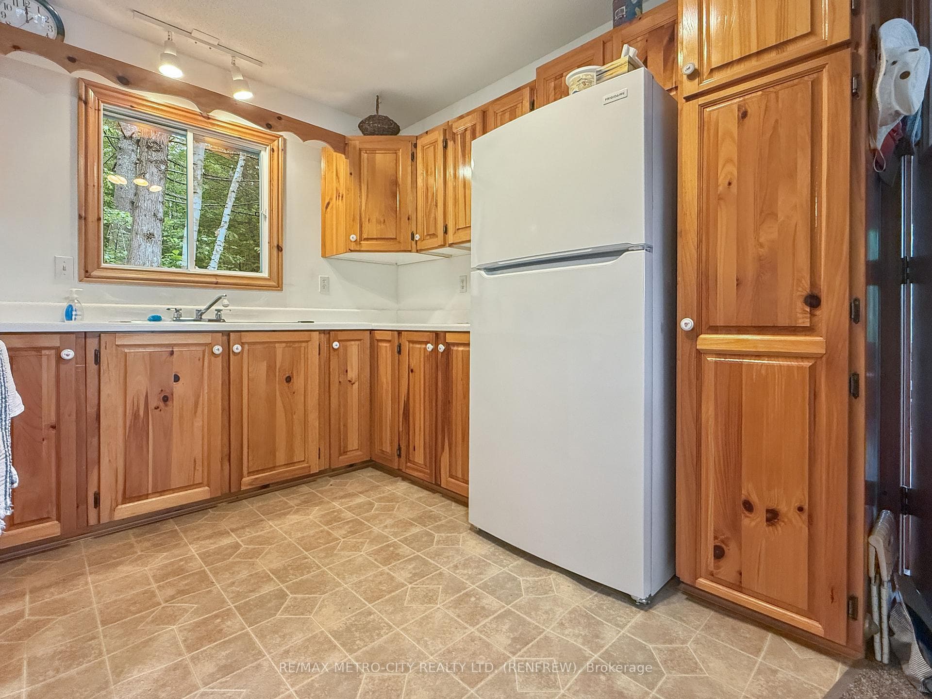 24 A Ovila Lane photo 14