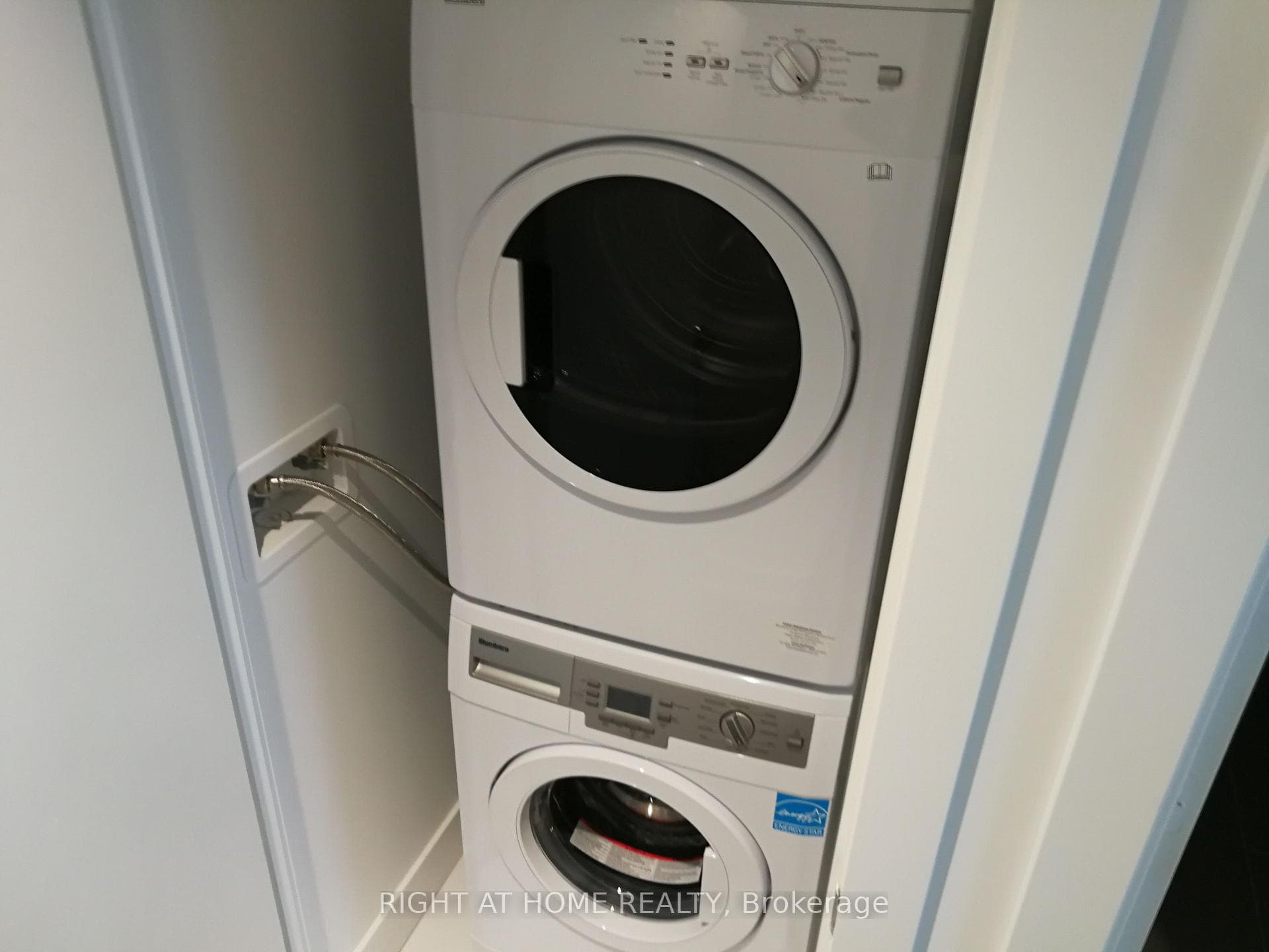 7 Grenville Street Unit 2002 photo 10