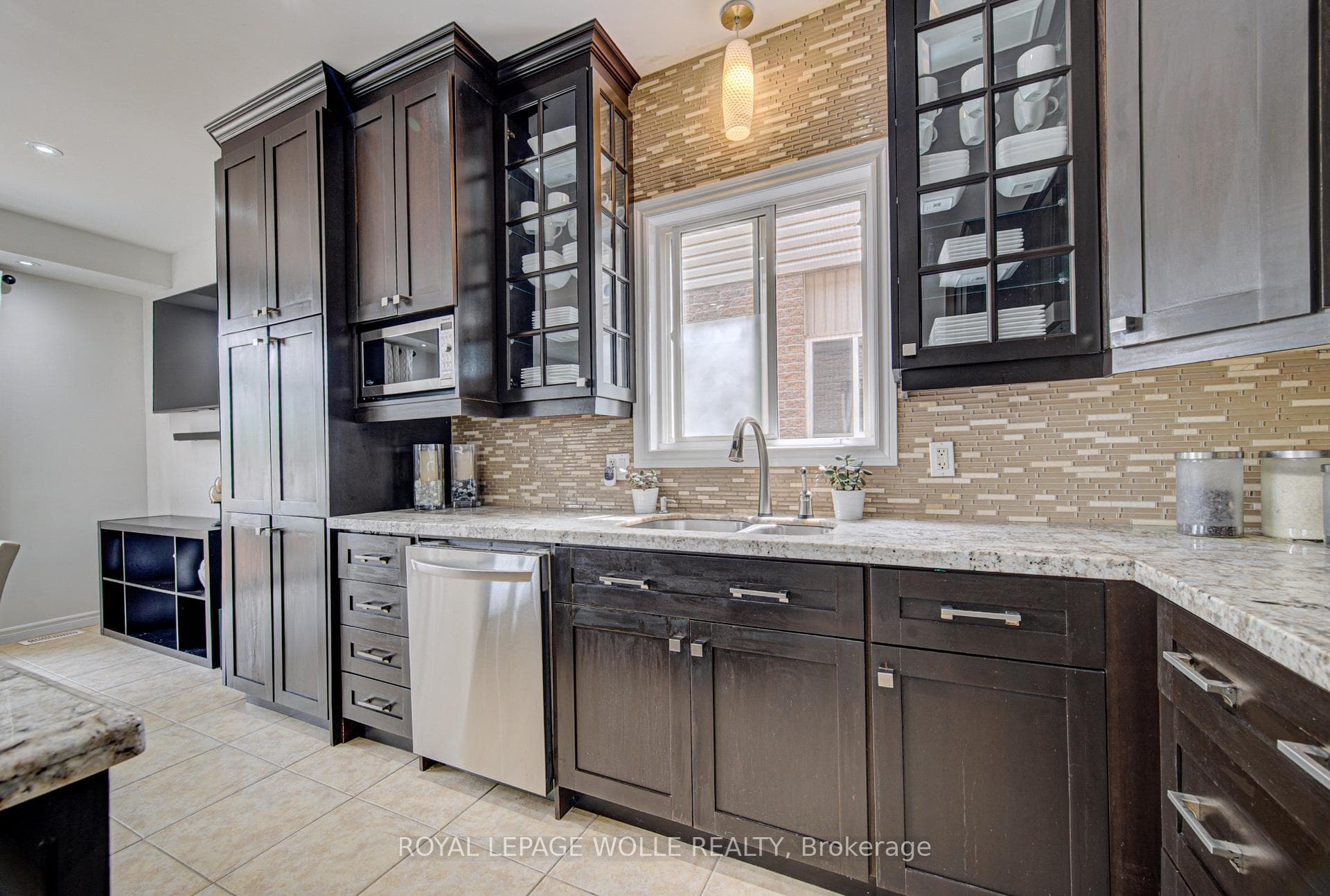 37 Davinci Boulevard photo 14