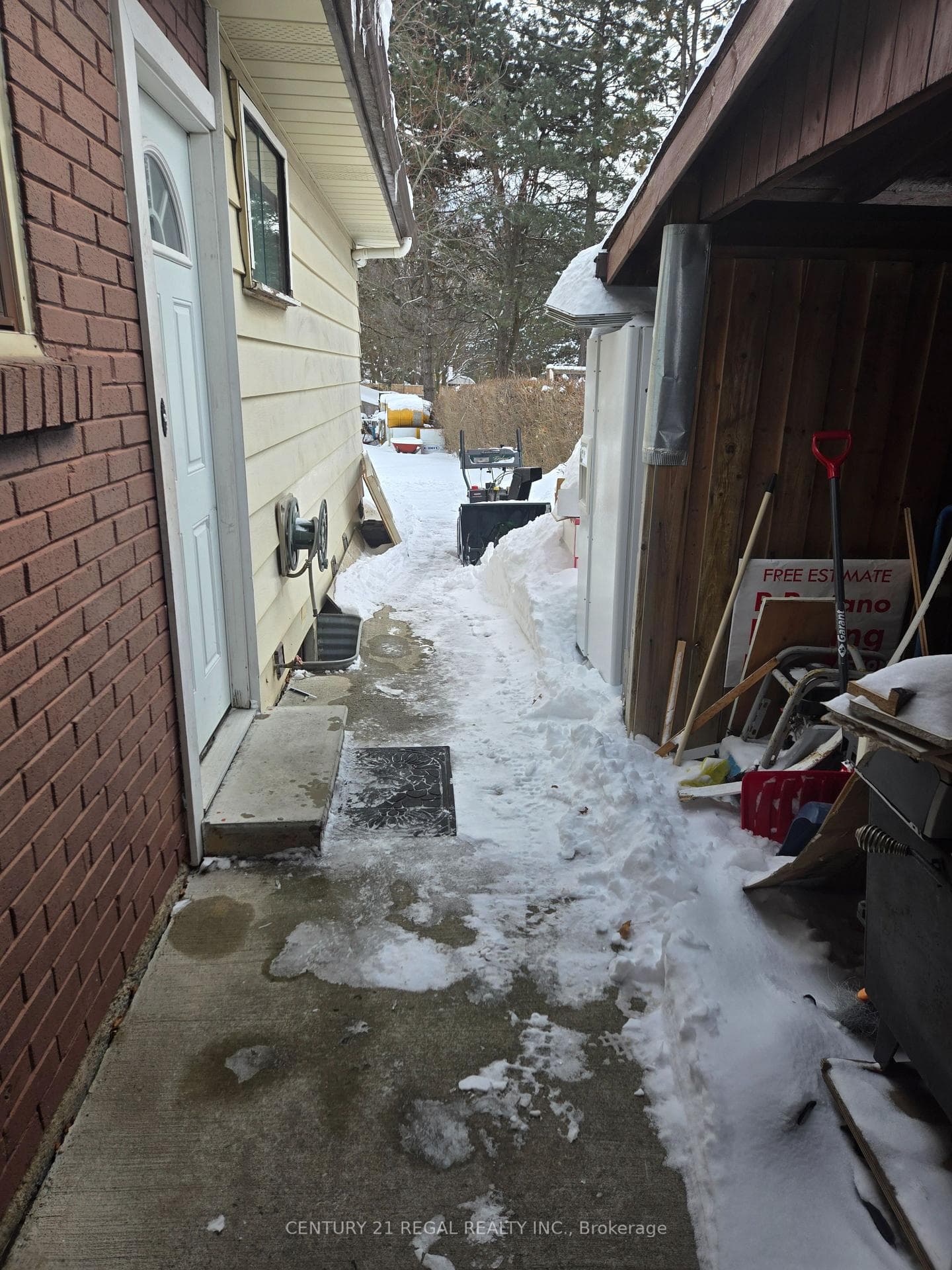 62 HOWELL Square photo 18