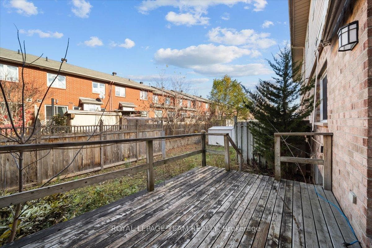 67 Carillon Street photo 15