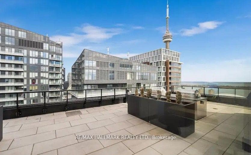 357 King Street Unit 2101 photo 16