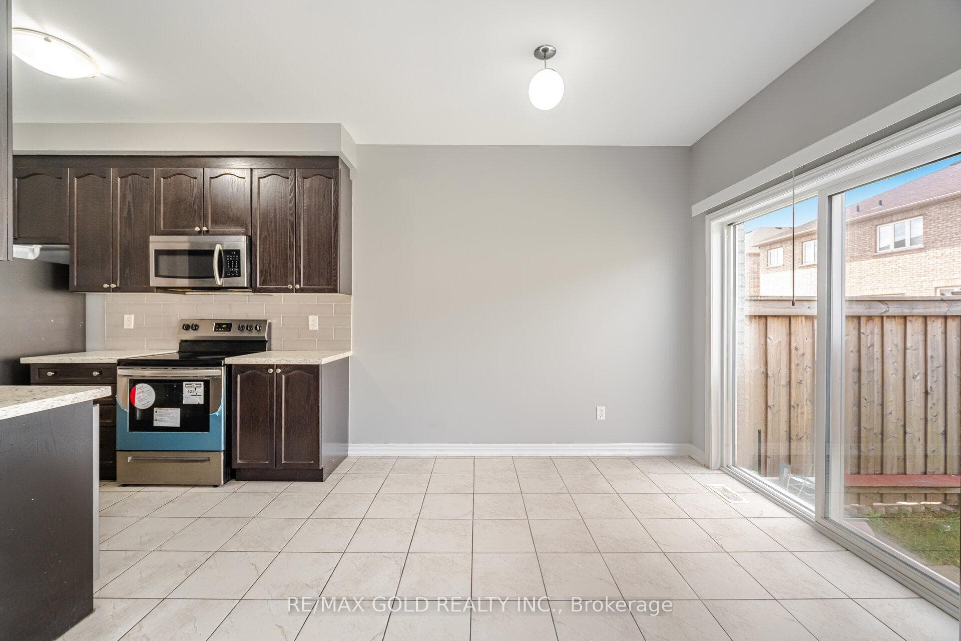 67 Yardley Crescent photo 15