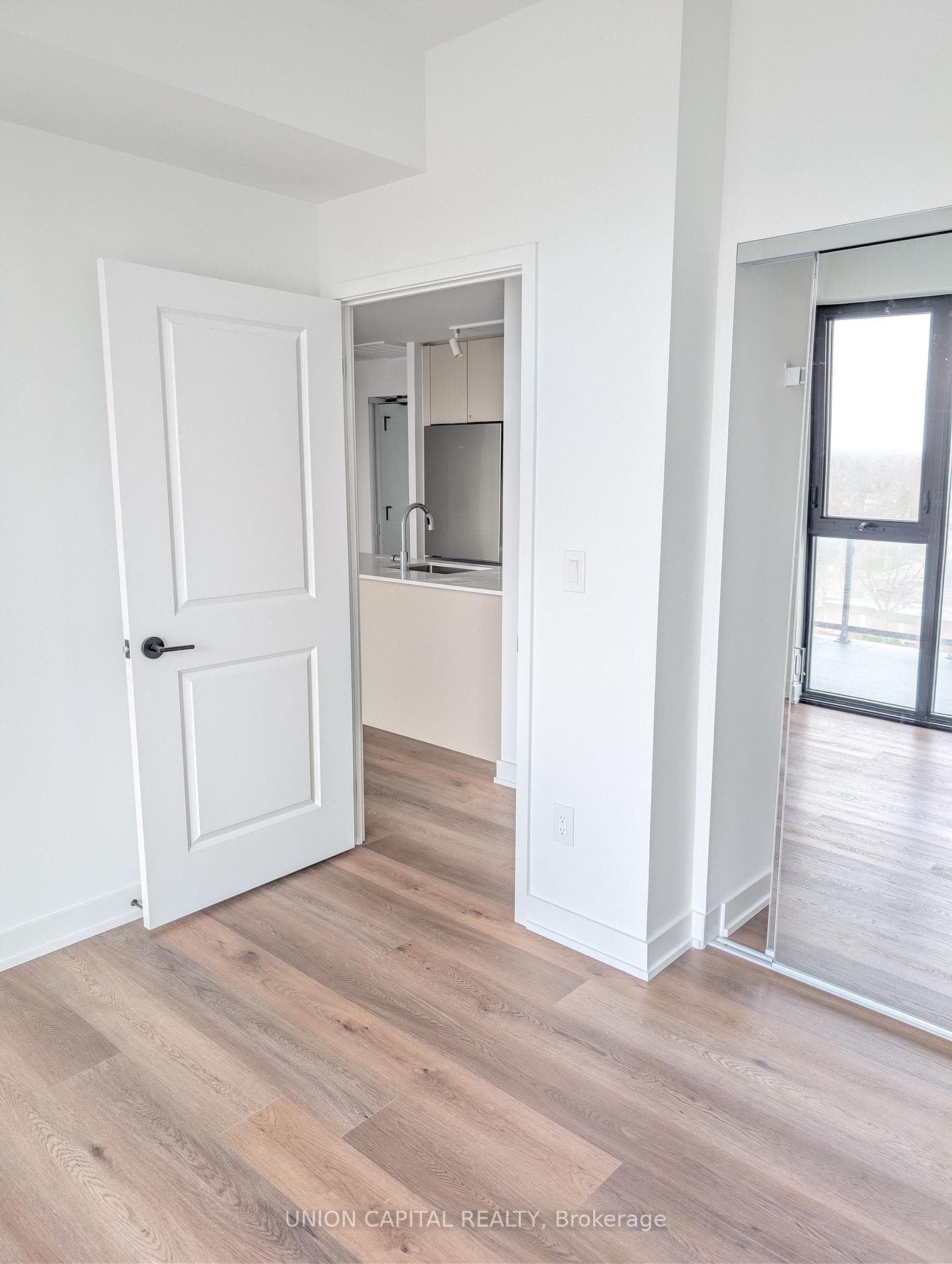2075 Lakeshore Road Unit 801 photo 16