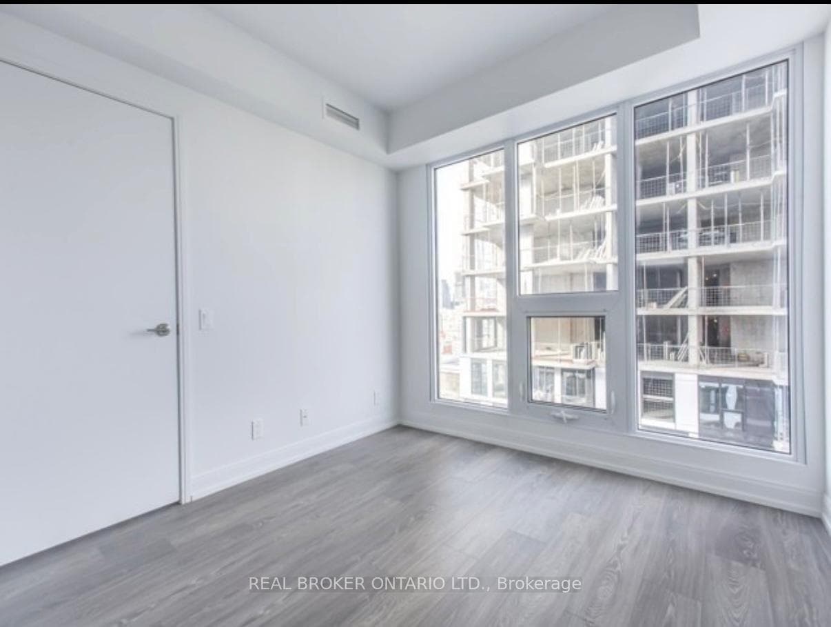 181 Dundas Street Unit 2815 photo 5