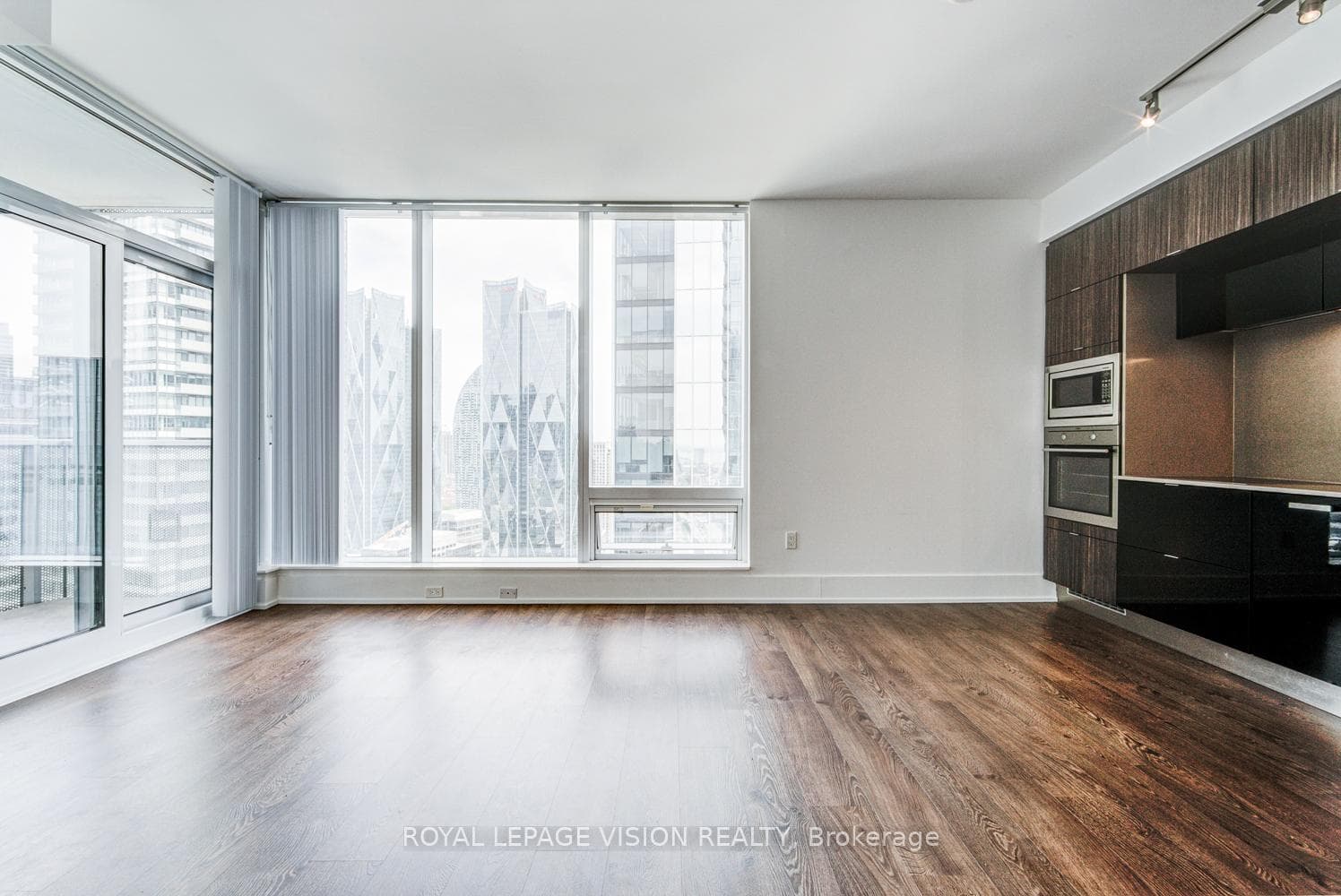 10 York Street Unit 4003 photo 14