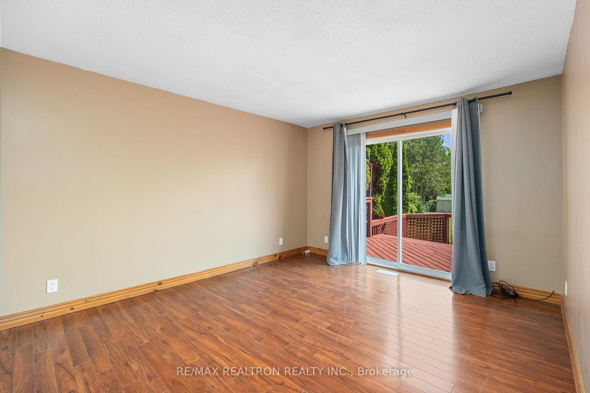28 Lawrence Street photo 15
