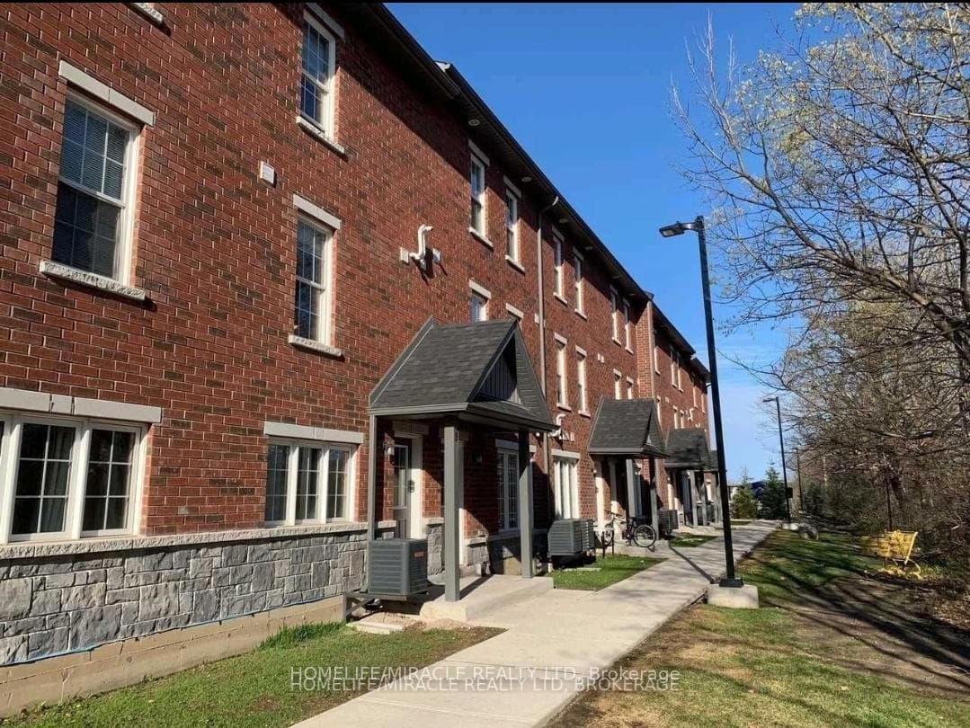 244 Penetaguishene Road Unit 11 photo 2