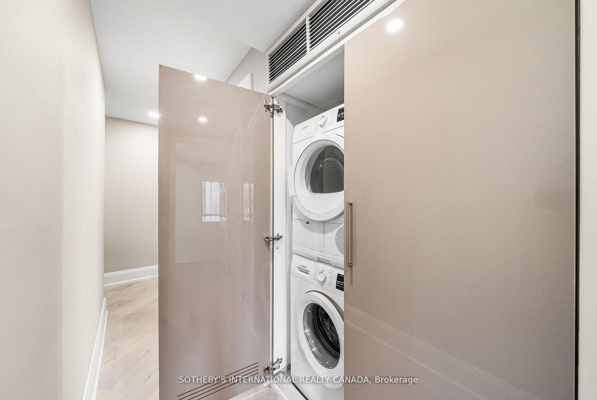 235 St Clair Avenue Unit 301 photo 29